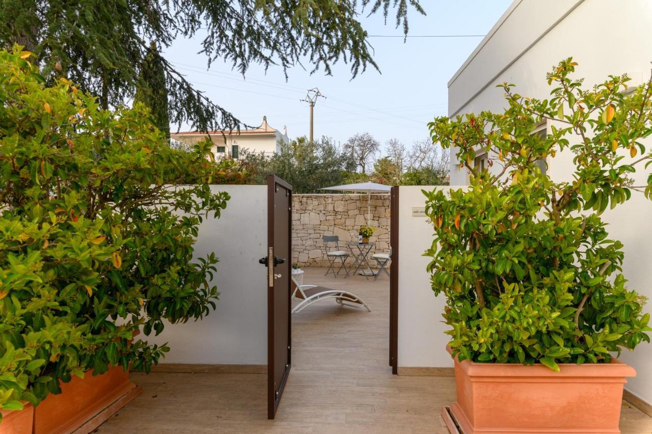 Mandorlocarrubo'S Suite Ostuni Exterior photo
