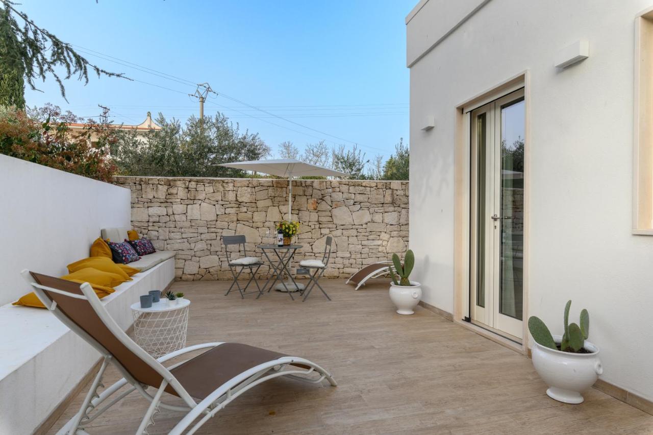 Mandorlocarrubo'S Suite Ostuni Exterior photo